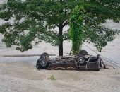 تحذيرات من فيضانات وإرجاء رحلات جوية بسبب موجة من الطقس السيئ بسنغافورة 