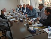 رئيس الغرفة التجارية ببورسعيد يناقش فرص الاستثمار المتاحة مع وفد سفارة كينيا