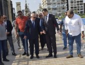 محافظ بورسعيد يتفقد أعمال تطوير ممشى «ديليسبس السياحي» 