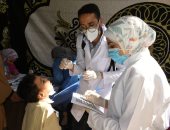 محافظ الفيوم يتفقد أعمال قافلة كلية طب أسنان جامعة القاهرة بقرية الصبيحى