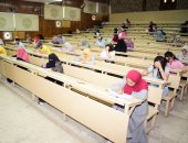 925 طالبا يؤدون امتحانات القبول للالتحاق ببرامج التعليم المدمج بجامعة سوهاج