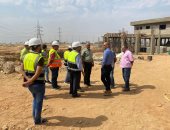 "الإسكان" تتابع الأعمال الجارية بالطرق ومحطات روافع الصرف الصحى بالقاهرة الجديدة
