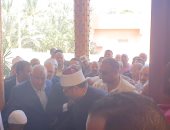 وزير الأوقاف يفتتح مسجد الدكتور محمود مدنى بقرية الراشدة بالوادى الجديد 