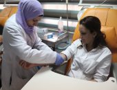 أهالى الجيزة يسجلون حضورا لافتا فى حملة التبرع بالدم للأشقاء الفلسطينيين.. صور