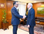 وزير خارجية باكستان يودع سفير مصر بمناسبة انتهاء مهامه في البلاد