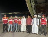 الهلال الأحمر المصرى يستقبل طائرة مساعدات طبية إماراتية لإيصالها لفلسطين.. فيديو