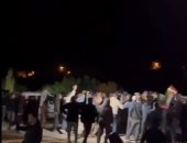 متظاهرون أتراك يحاولون اقتحام قاعدة كوارجيك الأمريكية خلال احتجاجات داعمة لفلسطين.. فيديو