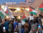 شباب الجامعات بأسوان يشعلون هتافات التضامن مع الشعب الفلسطينى.. فيديو وصور