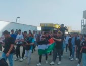 مسيرة للآلاف من طلاب جامعة عين شمس للتنديد بالعدوان الإسرائيلى.. صور