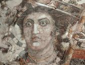 قصة لوحة الملكة برنيكى الثانية عمرها 2200 سنة فى الإسكندرية.. فيديو وصور