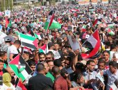 "يا فلسطين يا فلسطين شدى حيلك بكرة 100 مليون جايين" هتافات حماسية بالمنصة