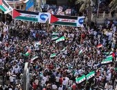 مسيرة خاصة لجنسيات متعددة لدعم القضية الفلسطينية أمام مسجد الحصرى.. فيديو
