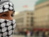 ما تاريخ الشال الفلسطينى والرسائل التي يحملها لإسرائيل؟