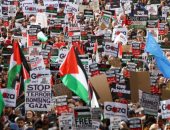 الآلاف يتظاهرون فى لندن لوقف القصف الإسرائيلى على قطاع غزة 