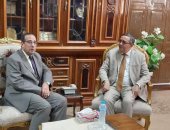 سفير الهند بالقاهرة يلتقى محافظ شمال سيناء ويكشف تفاصيل المساعدات الهندية لغزة