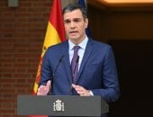 رئيس الوزراء الإسبانى سانشيز يعلن وقف واجباته العامة بغية التفكير فى مستقبله