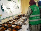 مطبخ الخير.. 7 سيدات يجهزن 1000 وجبة للمتطوعين لنقل المساعدات لغزة.. صور