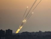 فصائل فلسطينية: قصفنا مدينة عسقلان برشقة صاروخية 