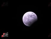 البحوث الفلكية: خسوف القمر بدأ 8 مساء وذروته الساعة 10:15 ويمكن رؤيته بمصر