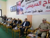 أثناء زيارته لمحافظة شمال سيناء.. رئيس الوزراء يلتقى شيوخ وأهالى قرية الجورة.. ويؤكد: سيناء ستظل أغلى جزء على قلب كل مصرى.. ولن نسمح بأى صورة من الصور بأن نتخلى عن متر واحد من هذه الأرض