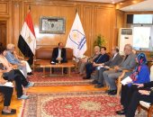 رئيس جامعة حلوان يستقبل وفدا من جامعة غرناطة الإسبانية لتعزيز التعاون الدولي