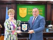 رئيس جامعة الإسكندرية يستقبل وفد جامعة إدنبرة نابير الأسكتلندية للتعاون