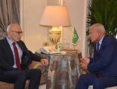 أبو الغيط يلتقى المفوض السامى لحقوق الإنسان ويحذر من مخطط تهجير الفلسطينيين 