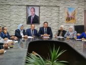 مدير تعليم الجيزة يبحث مع وكلاء الإدارات التجهيز لأعمال الامتحانات وتجهيز الخامات