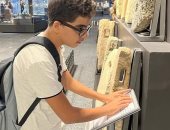 استخدام القلم الناطق لشرح القطع الأثرية لذوى الهمم بالمتحف اليونانى الرومانى.. صور