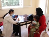 توقيع الكشف الطبى على 179 مواطنًا خلال قافلة طبية بمساكن روضة السودان بالدقى