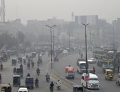 إصابة الآلاف جراء انتشار ضباب دخانى كثيف وإغلاق المدارس 4 أيام فى باكستان