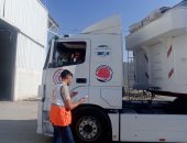 الهلال الأحمر المصرى يعلن تسلم نظيره الفلسطينى 81 شاحنة مساعدات إنسانية