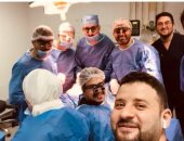فريـق جراحة التجميل بمستشفيات جامعة المنوفية يعيد يد مبتورة إلى الحركة