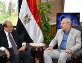 رئيس جامعة قناة السويس يستقبل مساعد وزير الخارجية المصرية الأسبق