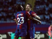 ليفاندوفسكي يقود برشلونة لفوز صعب على ألافيس في الدوري الإسباني.. فيديو