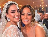 داليا البحيرى تحتفل بزفاف ابنة شقيقتها والعسيلى يُحيى الحفل.. صور