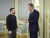 ديفيد كاميرون يزور أوكرانيا فى أول مهمة له كوزير خارجية بريطانيا