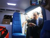 رئيس الوزراء يتفقد شاحنات قافلة "تحيا مصر" للمساعدات الإنسانية لأهل غزة