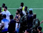 محمد صلاح يغادر ملعب مباراة مصر وسيراليون وسط حراسة أمنية