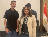 وزيرة الهجرة تحتفى بطالب مصرى فى السعودية فاز بمنحة دراسية برومانيا