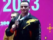 فوز لاعب رفع الأثقال "محمد عبد المنعم" بذهبية الخطف في بطولة العالم للناشئين