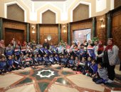 شيخ الأزهر يحرص على لقاء تلاميذ تبرعوا لأطفال غزة من خلال "بيت الزكاة"