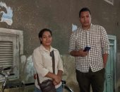 "إرين" سيدة قنائية يتقاسم مع زوجها الحب والعمل وتقود دراجتها لتوصيل الطلبات