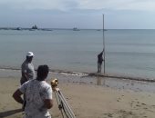 لجنة من الإدارة العامة لحماية الشواطئ تبدأ تطوير شاطئ القصير.. صور 
