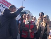 وزيرة التضامن تصل معبر رفح وتتفقد شاحنات المساعدات