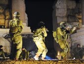إعلام فلسطيني: قوات الاحتلال اقتحمت بلدة حجة شرق مدينة قلقيلية وبيت أمر شمال الخليل