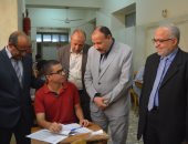 نائب رئيس جامعة الأزهر للوجه القبلى يتفقد امتحانات الفرقة النهائية بطب أسيوط