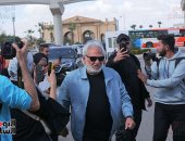 حضور كبير من نجوم الفن لتشييع جثمان طارق عبد العزيز إلى مثواه الأخير