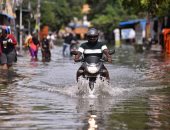 مياه الفيضان تغرق الهند والأرصاد تحذر من الأعاصير