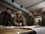 زيلينسكي يزور القوات الأوكرانية على الجبهة الشمالية الشرقية
